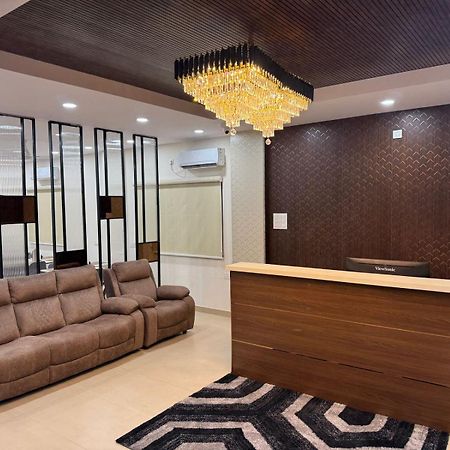 Hotel Apex Inn Hyderabad Airport Bagian luar foto
