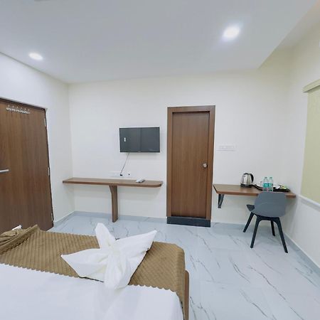 Hotel Apex Inn Hyderabad Airport Bagian luar foto