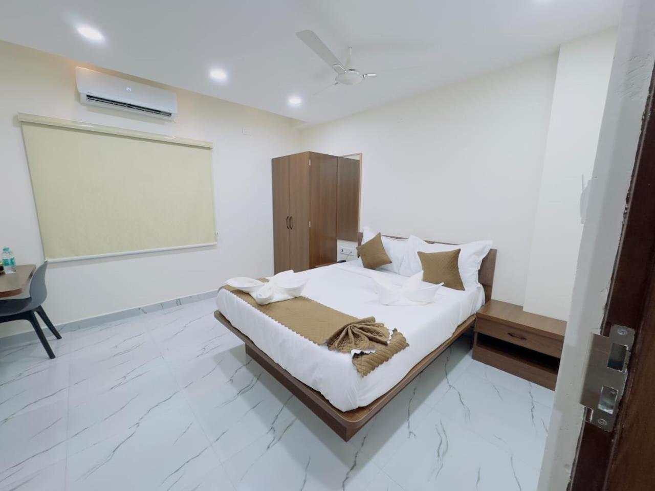 Hotel Apex Inn Hyderabad Airport Bagian luar foto